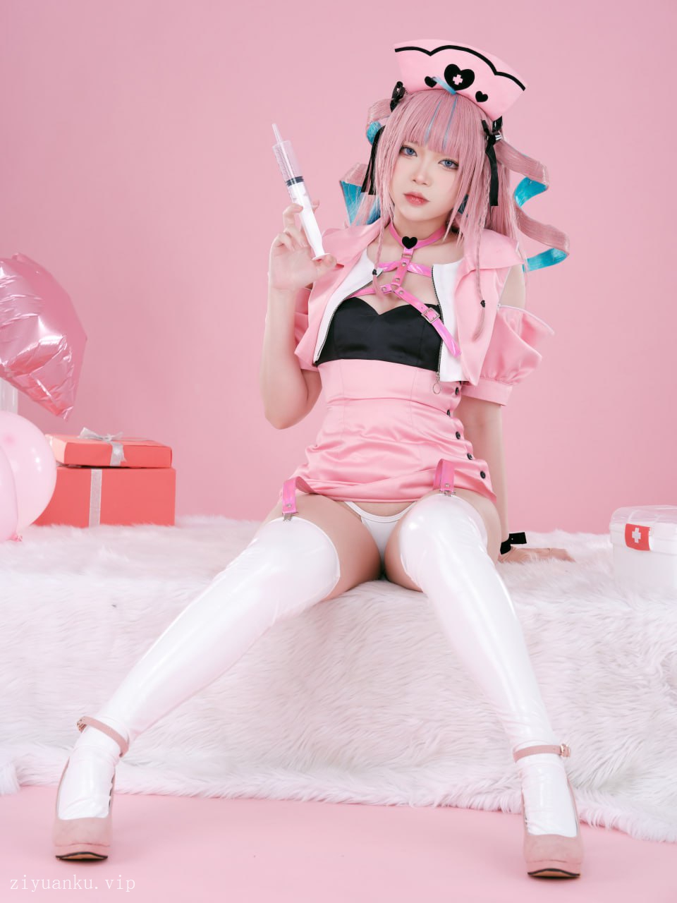 070 ZinieQ  Hololive Aqua Minato#ZinieQ#护士#白丝#捆绑