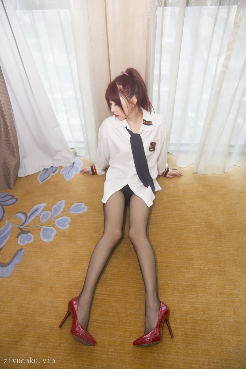 081  小巫女露娜  白衬衣#小巫女露娜#黑丝#素人#腿控